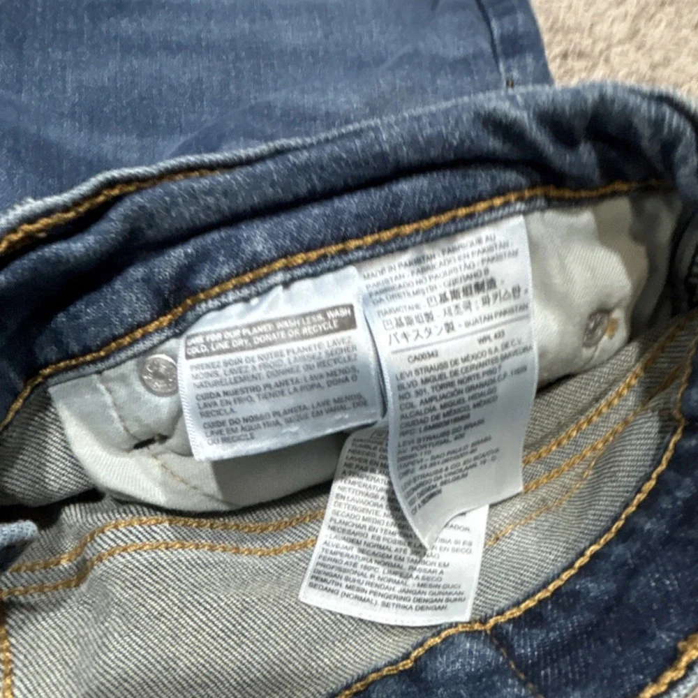 Levi's Men's Blue Denim Jeans Medium Wash Straight Leg Regular Fit Mid Rise - Picture 5 of 9